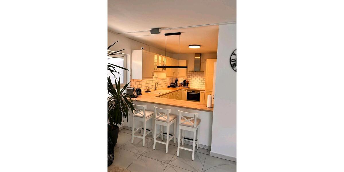 Reihenhaus Lehrte - 6 Zimmer, 200 m&sup2;, 1.500&euro; | Angebot:26051396