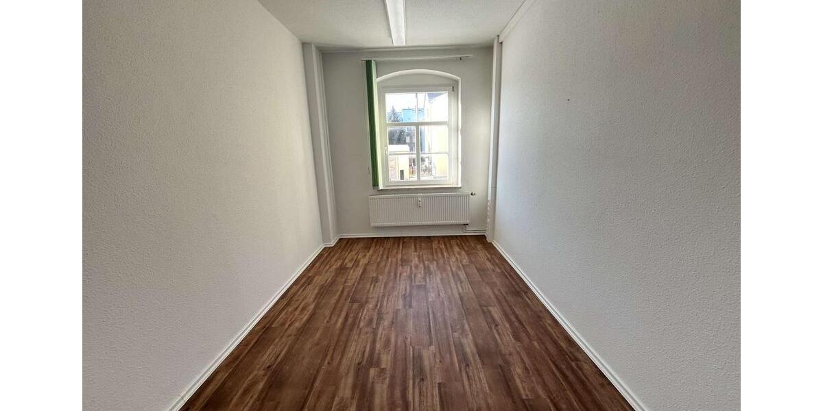 Etagenwohnung Hainichen - 3 Zimmer, 62 m&sup2;, 335&euro; | Angebot:24535089