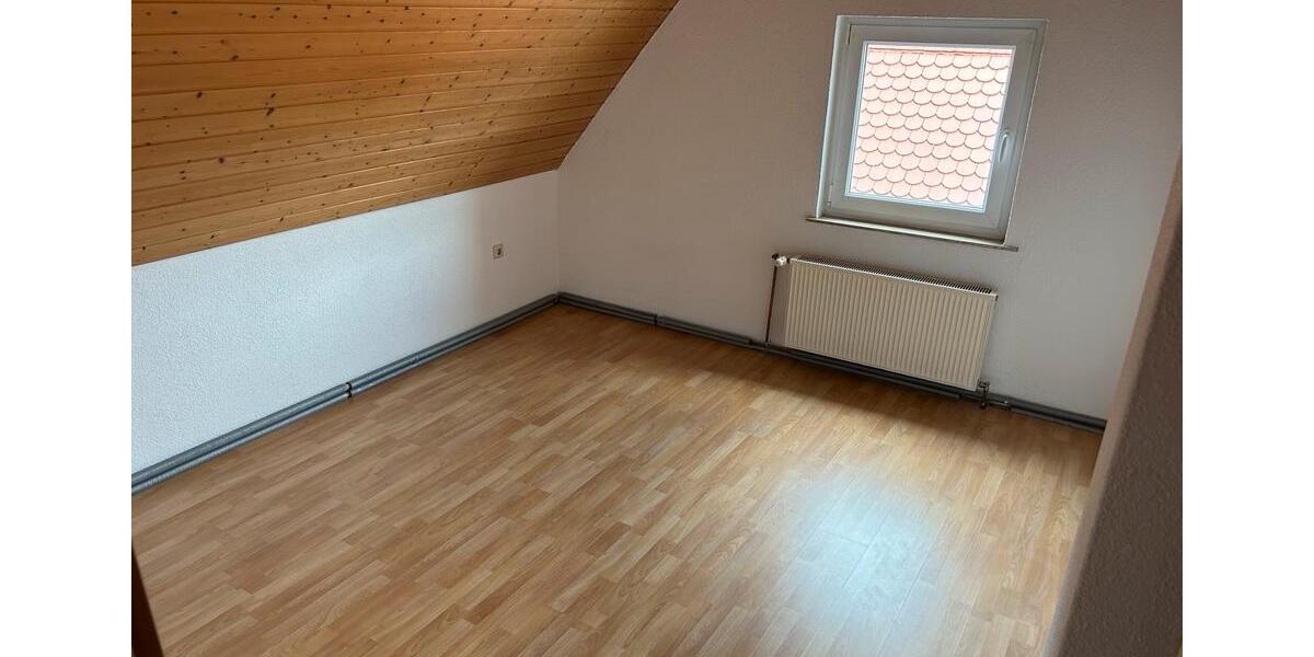 Dachgeschoßwohnung Albstadt - 3 Zimmer, 65 m&sup2;, 600&euro; | Angebot:26512287