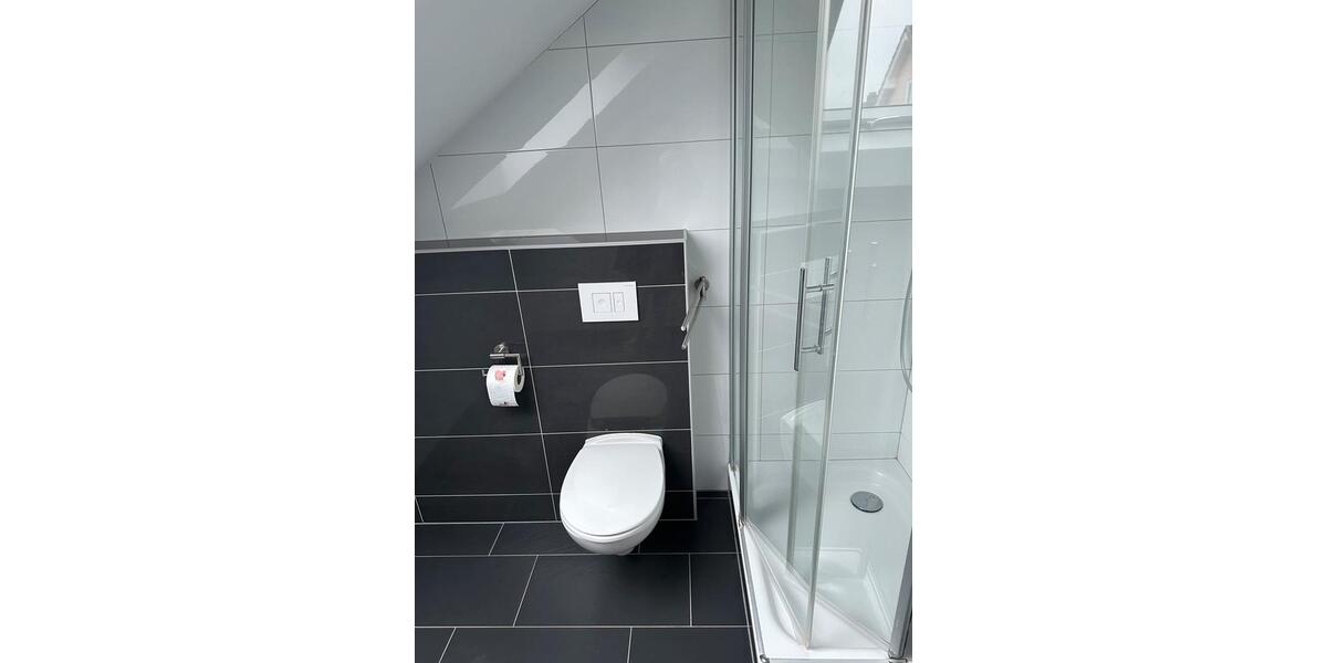 Dachgeschoßwohnung Gießen Wieseck - 6 Zimmer, 145 m&sup2;, 1.600&euro; | Angebot:25163644