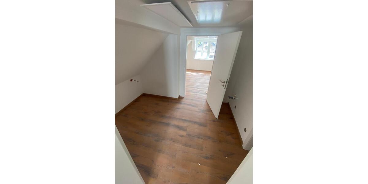 Dachgeschoßwohnung Dautphetal - 2 Zimmer, 48 m&sup2;, 750&euro; | Angebot:24295751