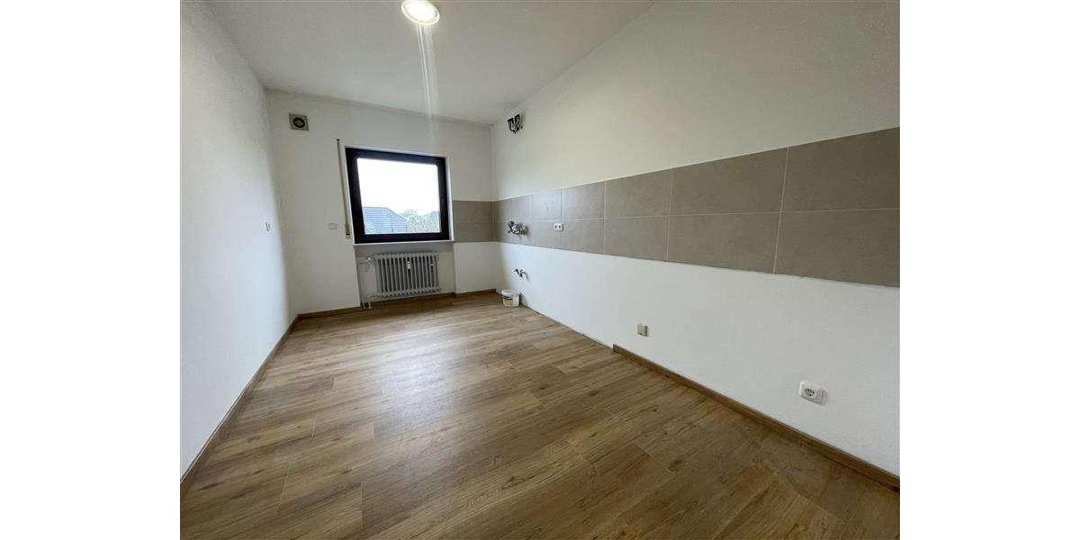 Etagenwohnung Birkenfeld - 3 Zimmer, 85 m&sup2;, 600&euro; | Angebot:25717746