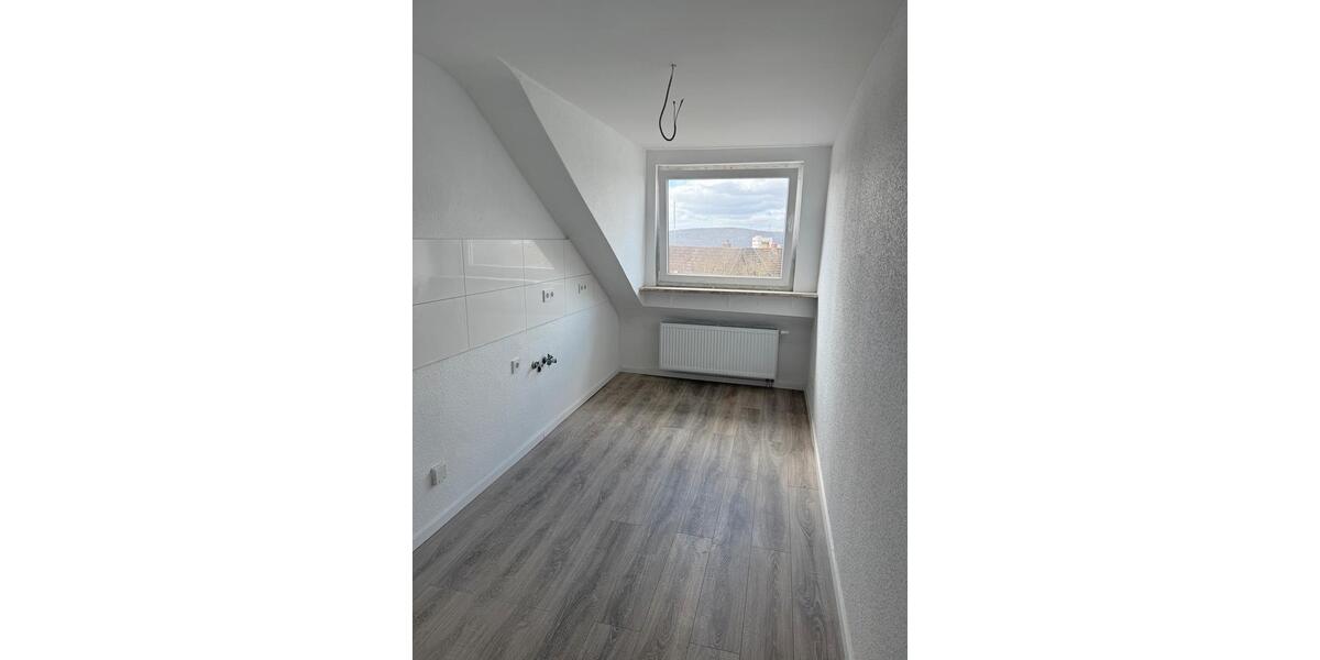 Dachgeschoßwohnung Saarbrücken West - 3 Zimmer, 70 m&sup2;, 800&euro; | Angebot:26248905