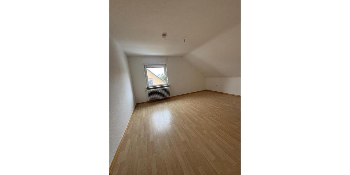 Dachgeschoßwohnung Wetzlar Naunheim - 4 Zimmer, 97 m&sup2;, 825&euro; | Angebot:25082769