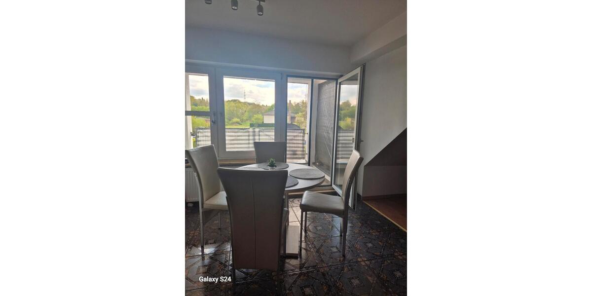 Dachgeschoßwohnung Saarwellingen - 3 Zimmer, 75 m&sup2;, 500&euro; | Angebot:26254545