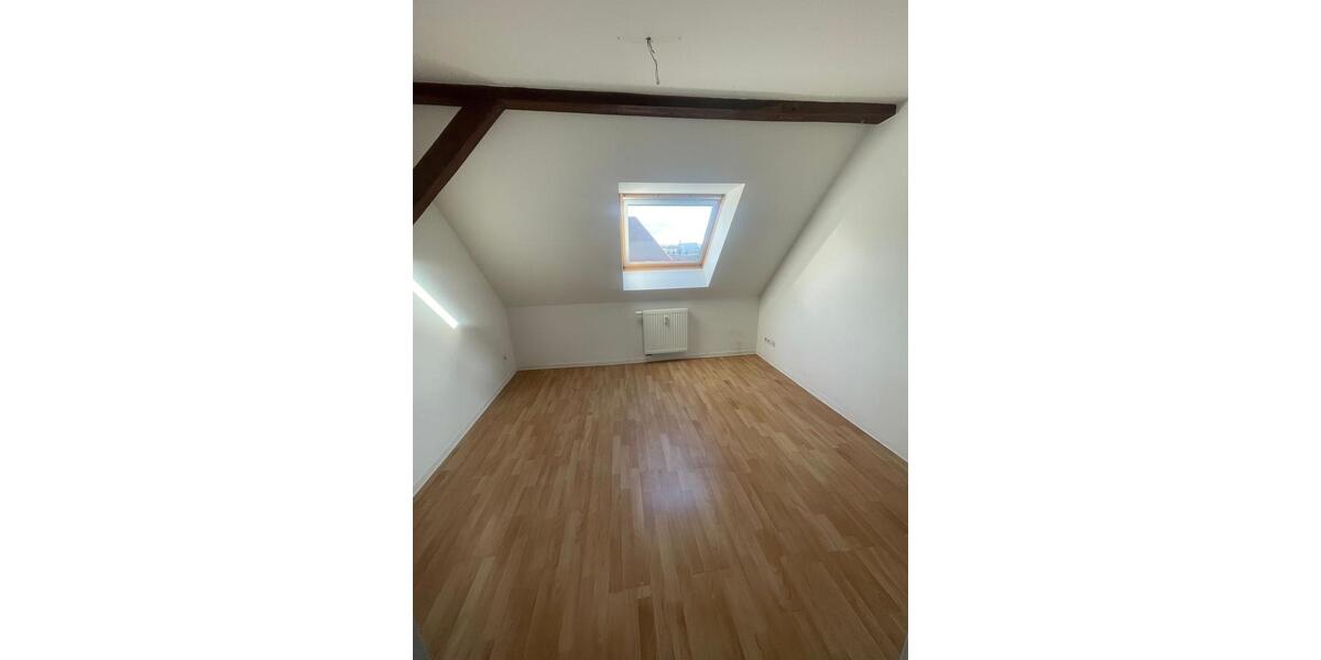 Dachgeschoßwohnung Zeitz - 2 Zimmer, 45 m&sup2;, 238&euro; | Angebot:24598128
