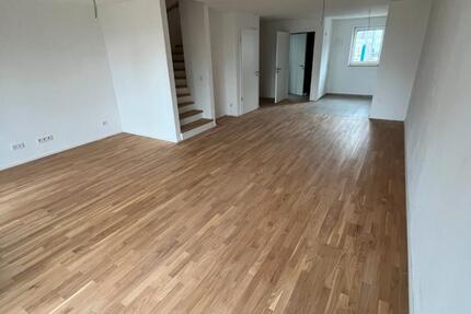 Haus Köfering - 5 Zimmer, 150 m&sup2;, 1.900&euro; | Angebot:27617211