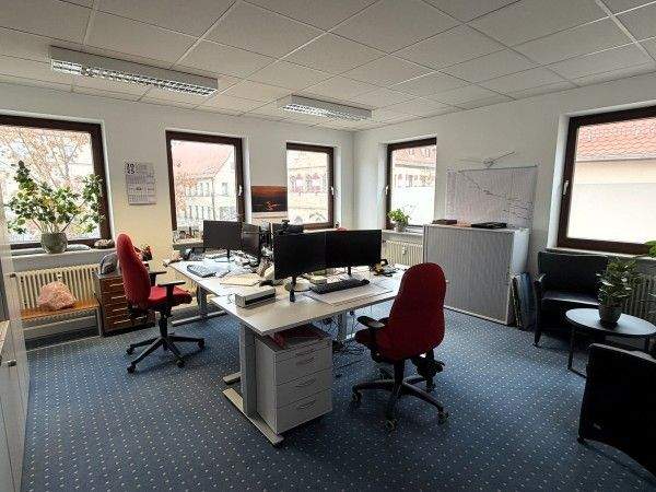 Gewerbeobjekt Lauf - 8 Zimmer, 213 m&sup2;, 2.112&euro; | Angebot:25706461