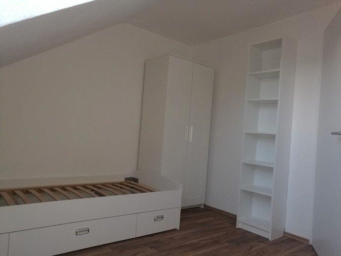 Dachgeschoßwohnung Gießen Anneröder Siedlung - 8 Zimmer, 140 m&sup2;, 280&euro; | Angebot:26041998