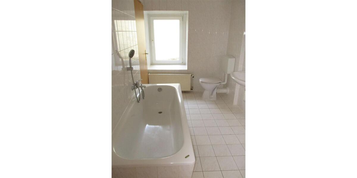 Dachgeschoßwohnung Torgau - 3 Zimmer, 70 m&sup2;, 430&euro; | Angebot:24864321