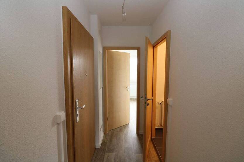 Schaumparty im modernen Wannenbad...helle 3-RW mit Wanne u. Balkon!!!