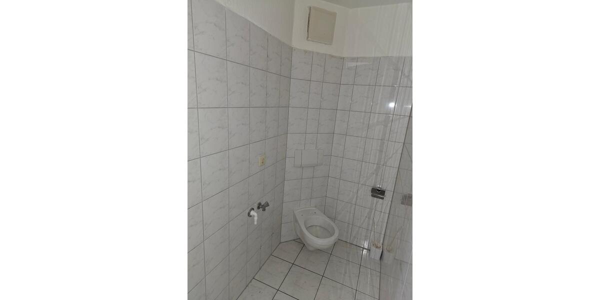 Dachgeschoßwohnung Merseburg - 2 Zimmer, 64 m&sup2;, 444&euro; | Angebot:25721885