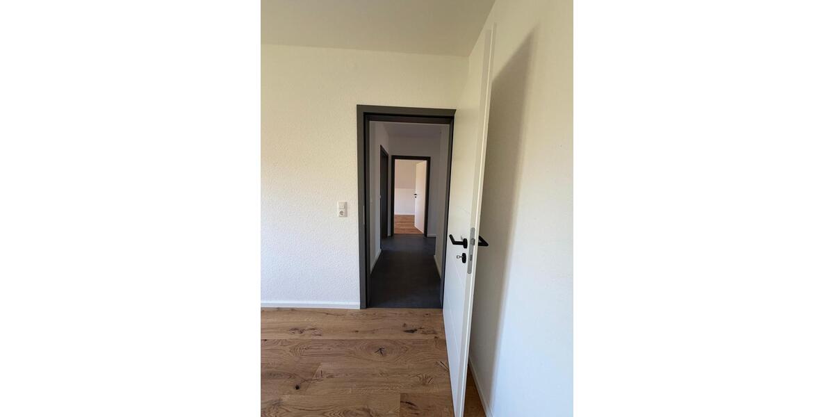 Dachgeschoßwohnung Meißner - 4 Zimmer, 97 m&sup2;, 780&euro; | Angebot:26348423
