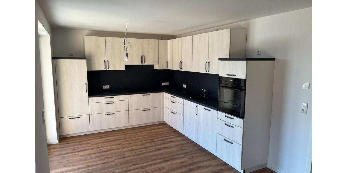 Etagenwohnung Hohn - 3 Zimmer, 82 m&sup2;, 902&euro; | Angebot:26020003