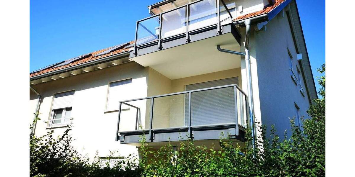 Ab 01.03.26: Neuwertige 2-Zi.-OG-Whg. mit großem Balkon, EBK, TG-Platz und Stellplatz 2 zimmer