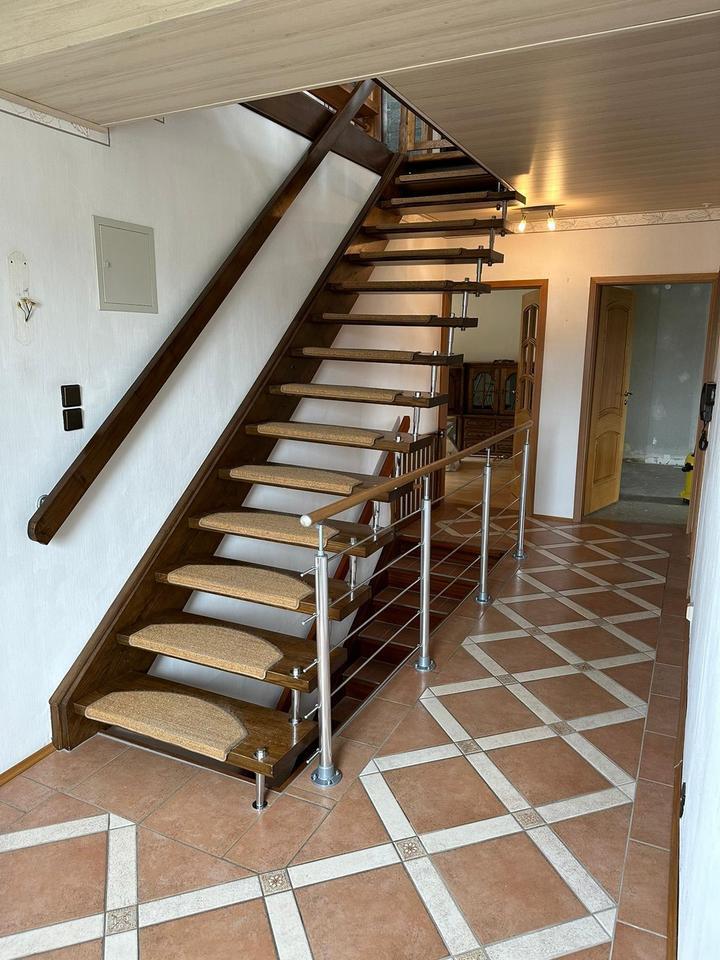 Großzügige 5-Zimmer-Wohnung, 155qm mit Garten und Stellplatz
