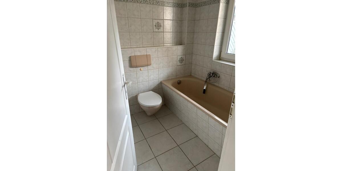 Erdgeschoßwohnung Plön - 4 Zimmer, 110 m&sup2;, 1.100&euro; | Angebot:25940784