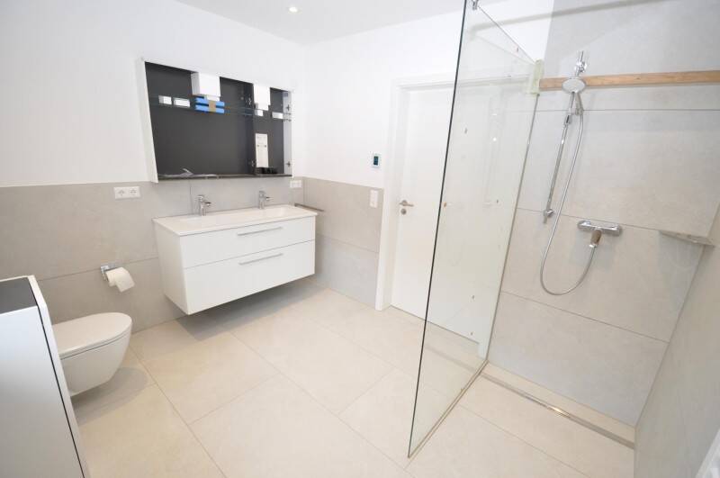 Etagenwohnung Gaienhofen-Hemmenhofen Hemmenhofen - 4 Zimmer, 131 m&sup2;, 1.450&euro; | Angebot:26545146