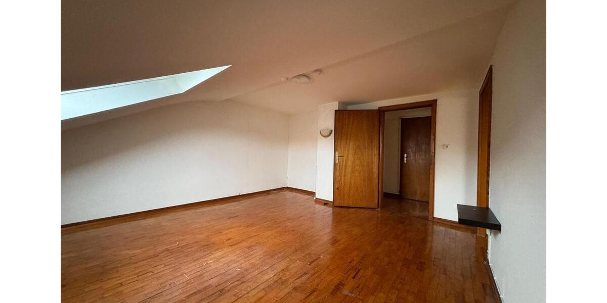 Dachgeschoßwohnung Merchweiler - 4 Zimmer, 90 m&sup2;, 540&euro; | Angebot:26677034