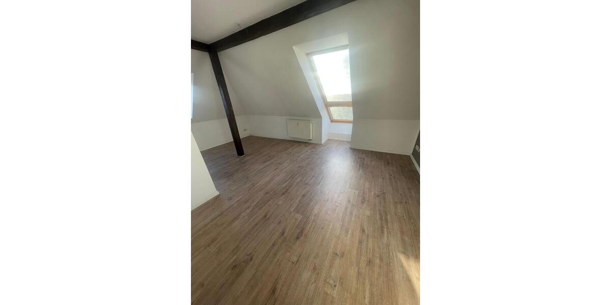 Dachgeschoßwohnung Zeitz - 2 Zimmer, 48 m&sup2;, 255&euro; | Angebot:24598132