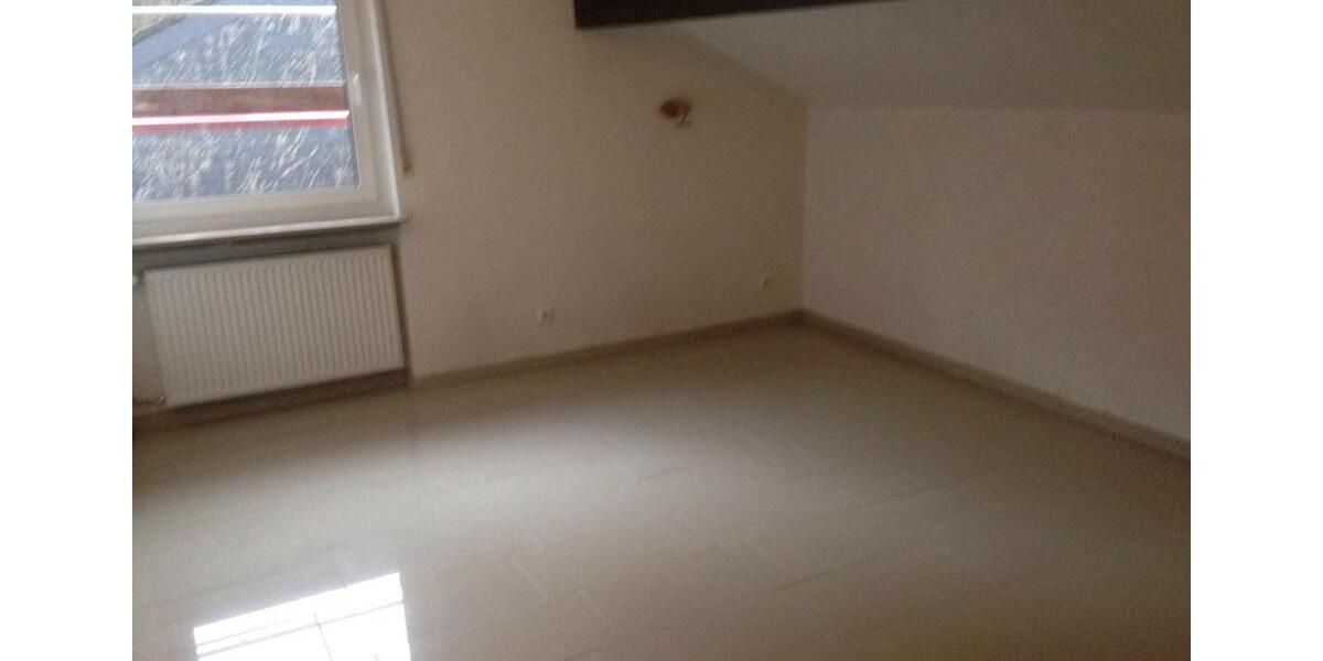 Dachgeschoßwohnung Siegen - 3 Zimmer, 105 m&sup2;, 656&euro; | Angebot:25764250