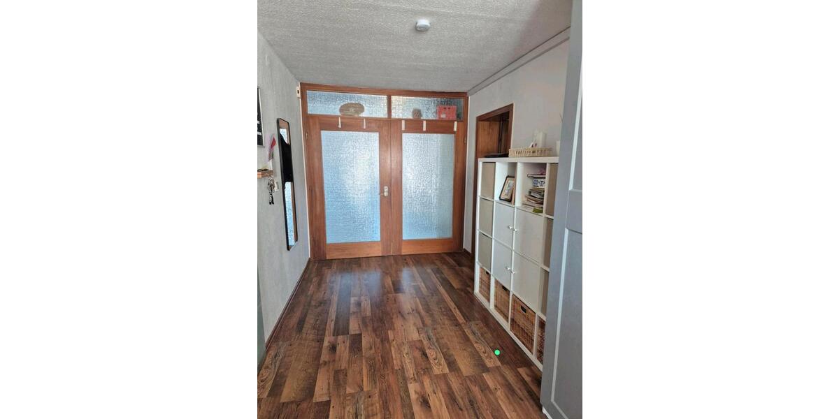 Etagenwohnung Wehretal - 4 Zimmer, 110 m&sup2;, 680&euro; | Angebot:26040481