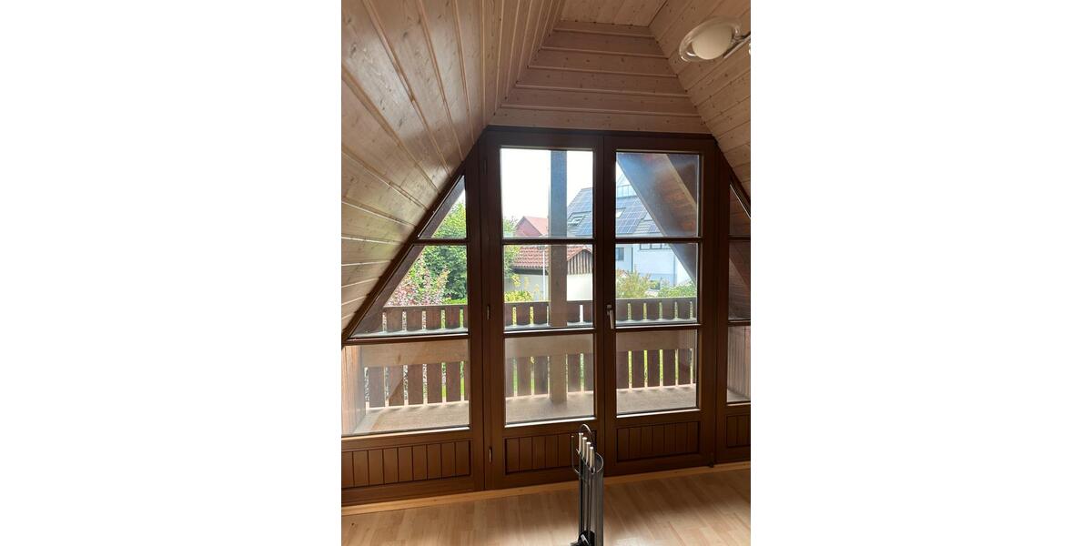 Helle 3,5-Zimmer Dachgeschosswohnung in Ried mit Balkon zimmer