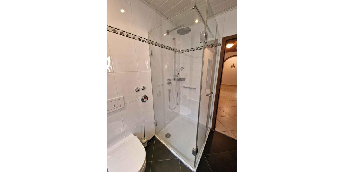 Großzügige 4 Zimmer EG-Wohnung mit Terrasse und Garten 4 zimmer