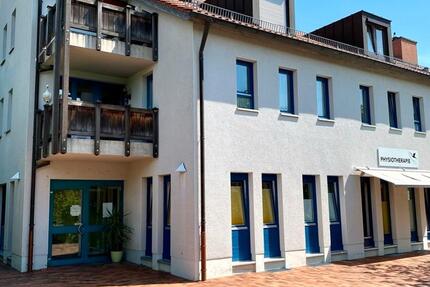 Schöne 2-Zimmer Wohnung mit Einbauküche, Balkon und Tiefgaragenstellplatz am Kurpark in Bad Rodach 2 zimmer