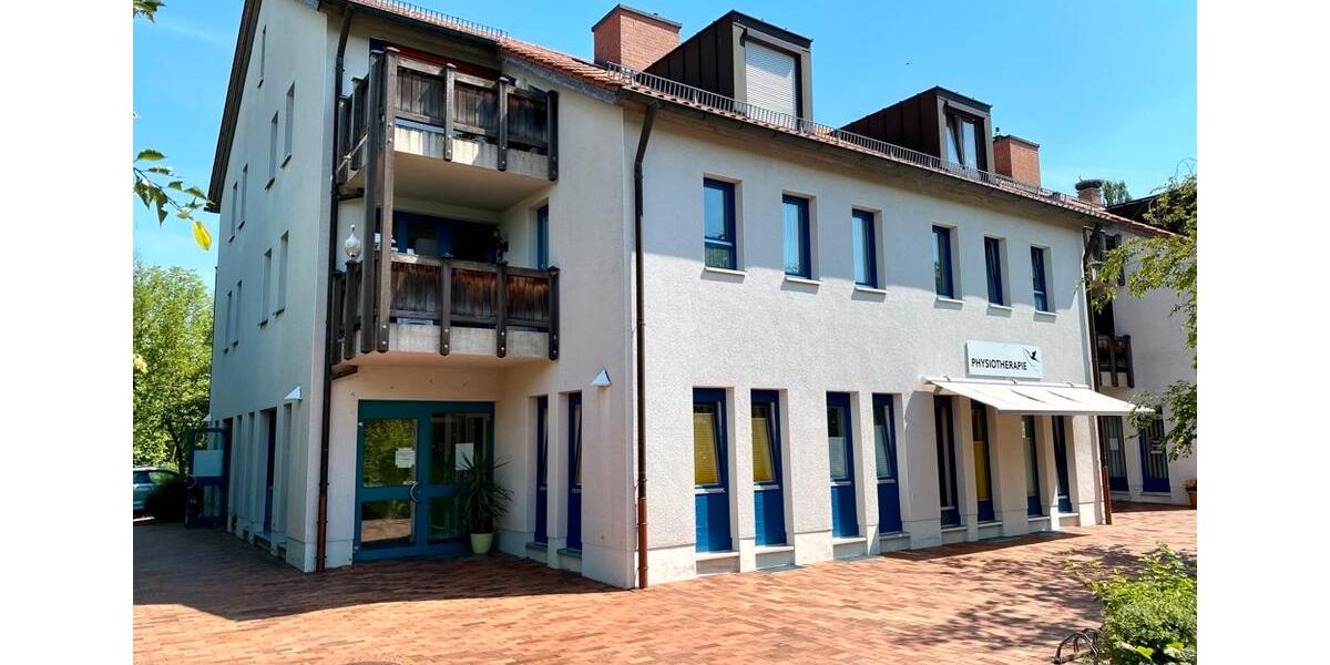 Schöne 2-Zimmer Wohnung mit Einbauküche, Balkon und Tiefgaragenstellplatz am Kurpark in Bad Rodach 2 zimmer