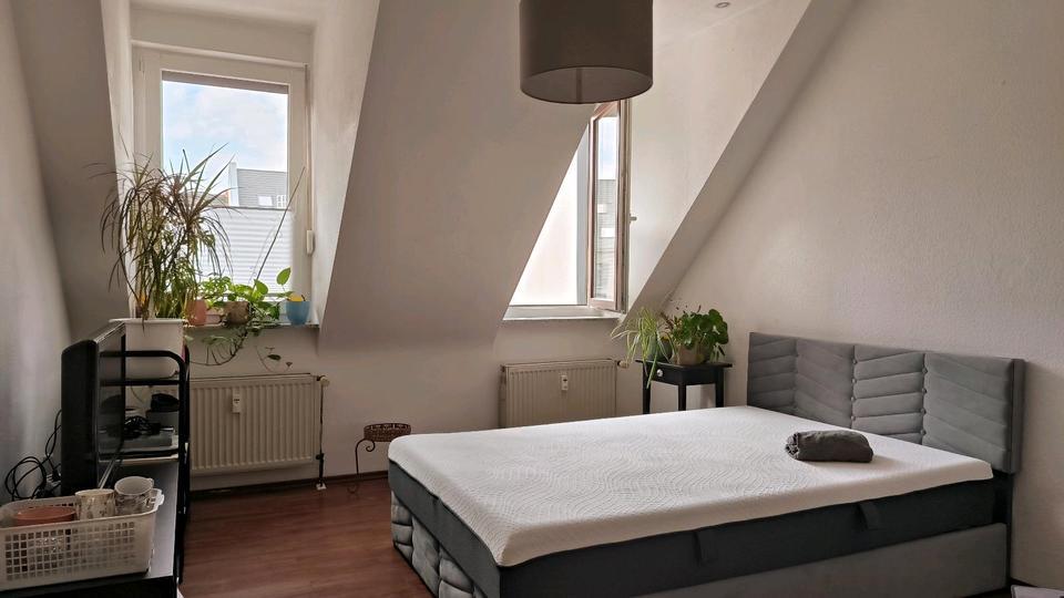 Gemütliches WG-Zimmer in 3er WG in der Neckarstadt West zimmer