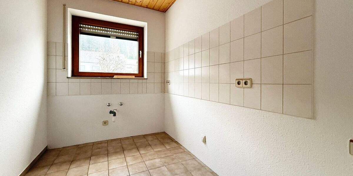 F&D | Gepflegtes Einfamilienhaus mit drei Garagen auf großem Grundstück 5 zimmer