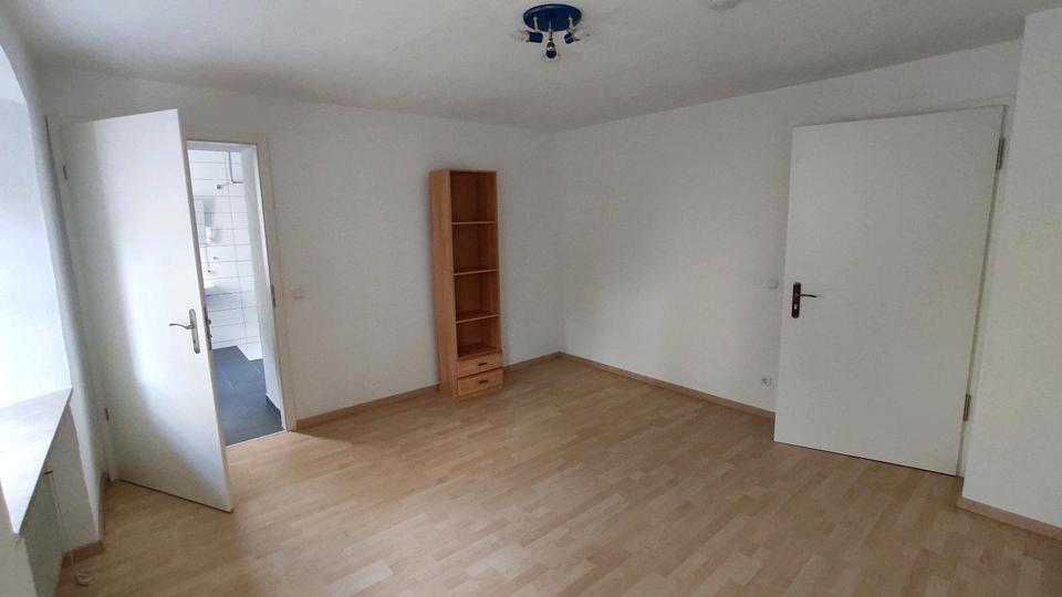 1-Zimmer in Parkstein mit eigenem Bad & WLAN inkl.