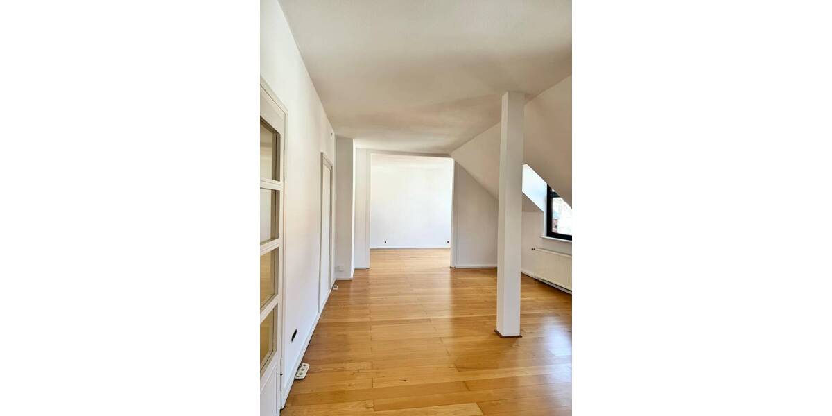 Etagenwohnung Hannover Döhren - 4 Zimmer, 135 m&sup2;, 1.400&euro; | Angebot:26117600