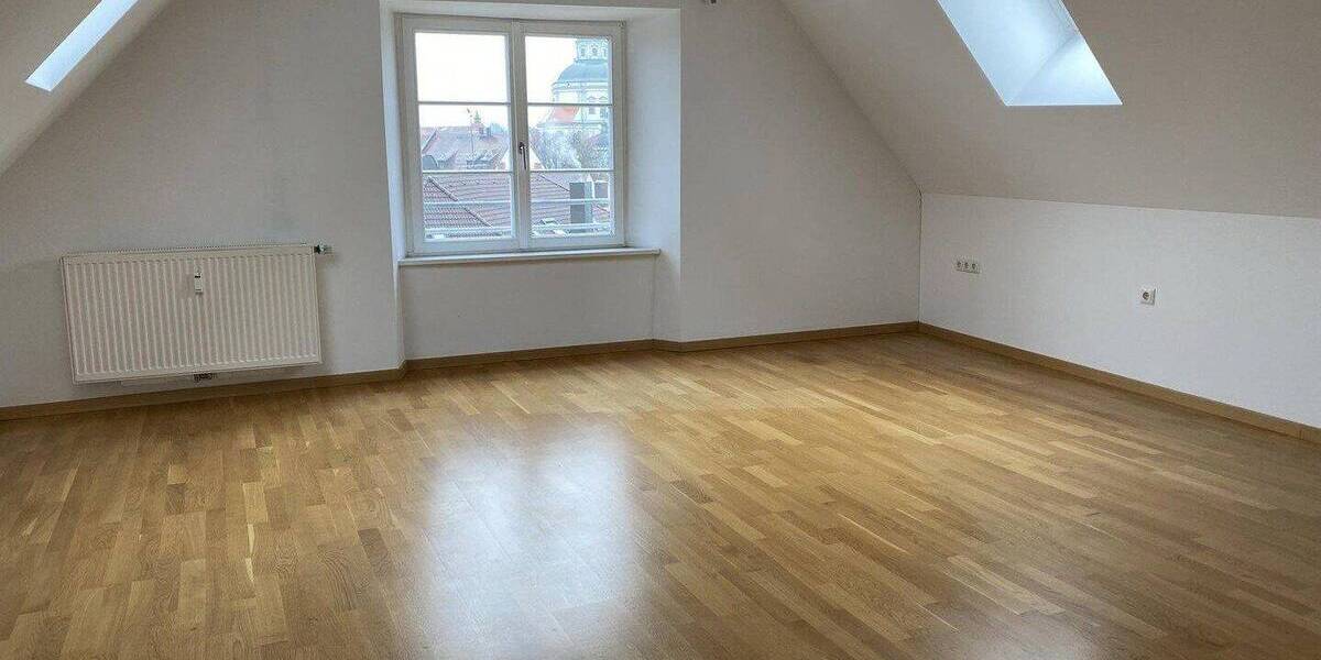Etagenwohnung Kempten Auf der Halde - 3 Zimmer, 105 m&sup2;, 1.220&euro; | Angebot:26825323