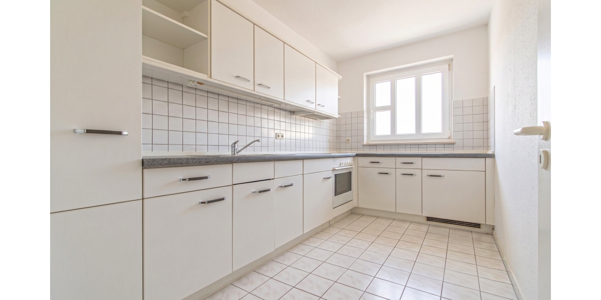 BALKON – BELETAGE – SUPER SCHNITT – GROSSES WOHNZIMMER – EINBAUKÜCHE – WANNENBAD – PKW-STELLPLATZ - Etagenwohnung Borna Zedtlitz | Angebot:27297840