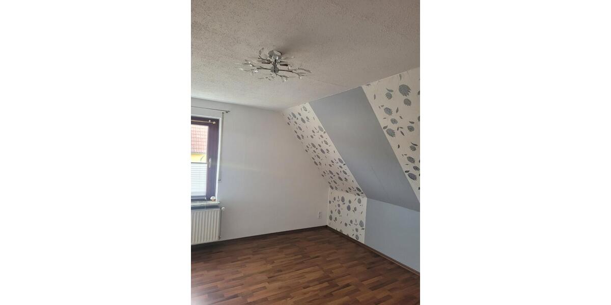 Gemütliche 2,5-Zimmer-Wohnung, teilmöbliert 2.5 zimmer