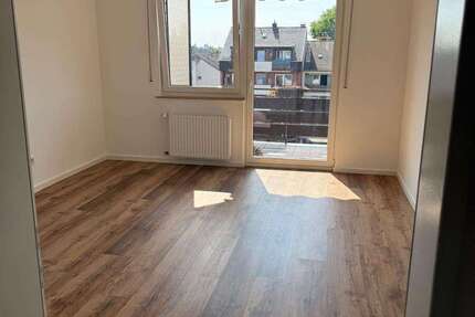 Wohnung Köln Kalk - 2 Zimmer, 70 m&sup2;, 1.200&euro; | Angebot:27224416