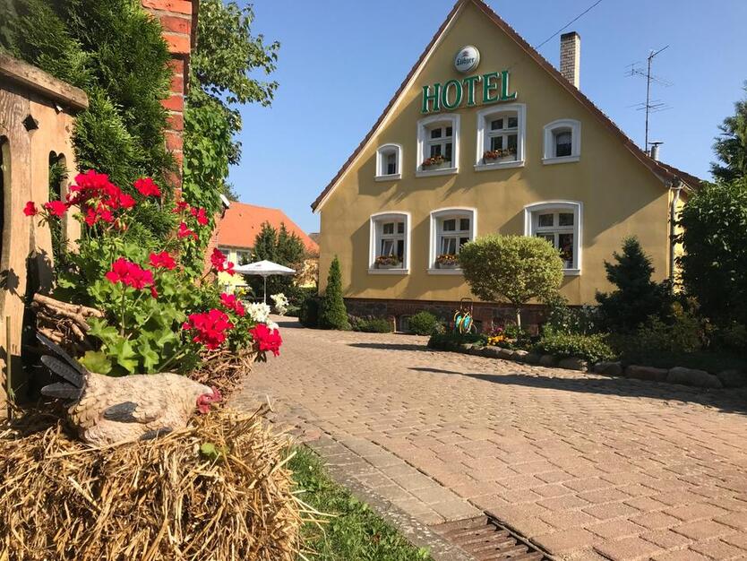 Landgut - 4 Seitenhof (mit Pferdestall) zu verpachten