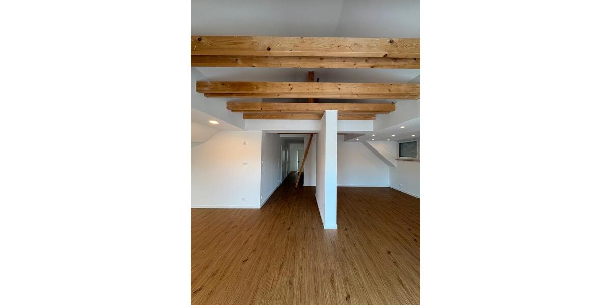 Dachgeschoßwohnung Nürnberg Kleinweidenmühle - 3.5 Zimmer, 115 m&sup2;, 1.650&euro; | Angebot:24386397
