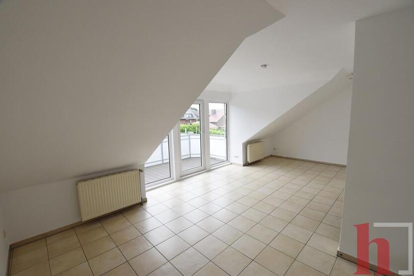 3 Zimmer-Wohnung mit Balkon und Garage