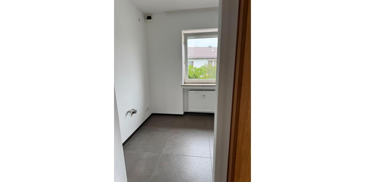 Etagenwohnung Simbach - 4 Zimmer, 100 m&sup2;, 850&euro; | Angebot:26021054