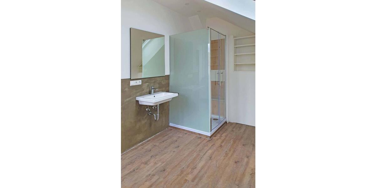 Dachgeschoßwohnung Zachenberg - 3 Zimmer, 1.350&euro; | Angebot:25370227