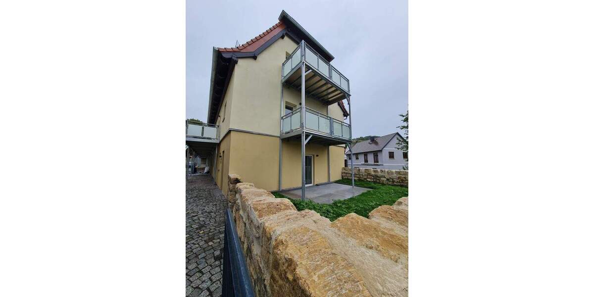 Modernes Wohnen in einem Reihenendhaus mit Außenbereich und Stellplätzen 5 zimmer