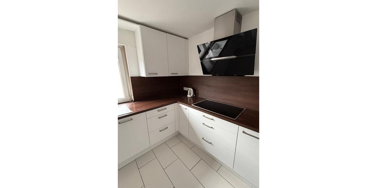 Etagenwohnung Butzbach - 6 Zimmer, 180 m&sup2;, 1.980&euro; | Angebot:26606603