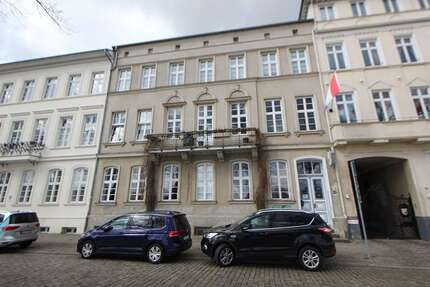 Wohnung Schwerin Altstadt - 4 Zimmer, 120 m&sup2;, 1.100&euro; | Angebot:25822522