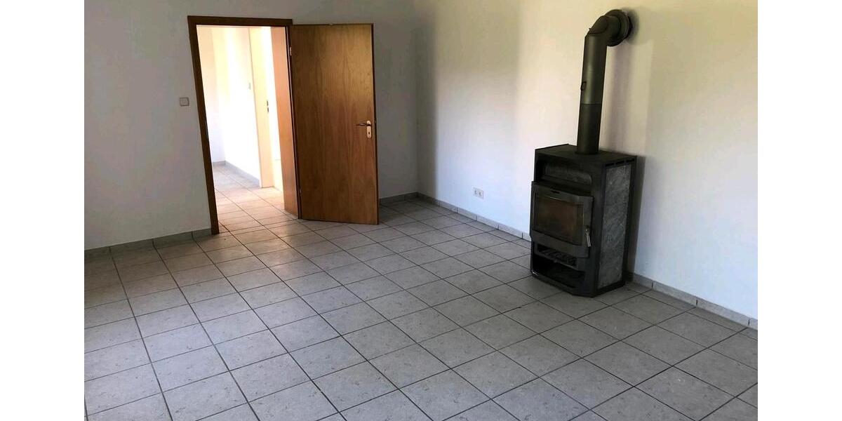 Erdgeschoßwohnung Brakel - 1 Zimmer, 106 m&sup2;, 870&euro; | Angebot:25205235