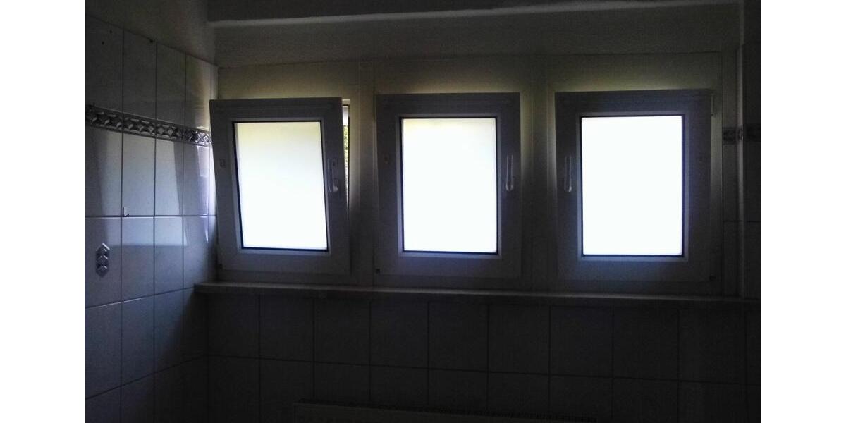 Dachgeschoßwohnung Ellefeld - 3 Zimmer, 72 m&sup2;, 324&euro; | Angebot:26236761