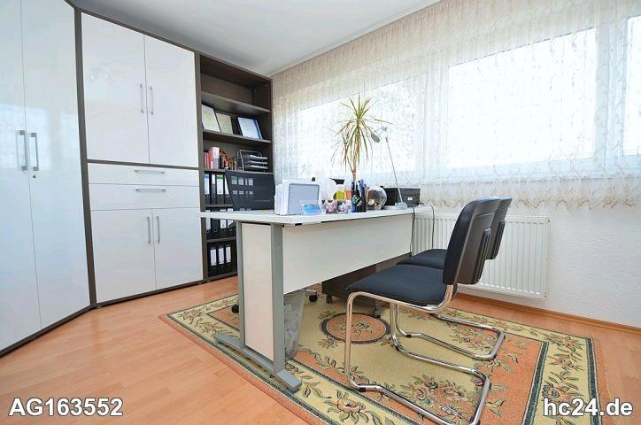 Etagenwohnung Leonberg - 3 Zimmer, 75 m&sup2;, 1.200&euro; | Angebot:26649580