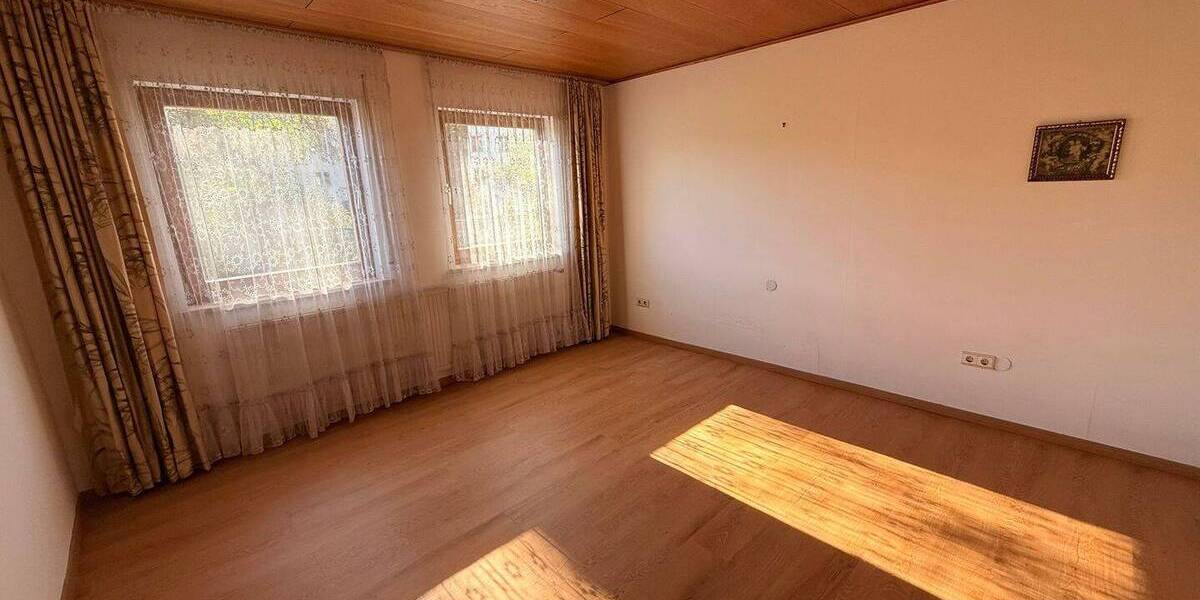 Etagenwohnung Dorfen - 3 Zimmer, 76 m&sup2;, 800&euro; | Angebot:26082370